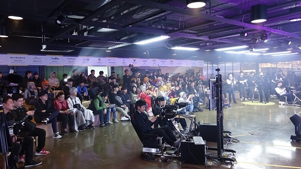 지난 24일 VR, AR 시장 생태계 조성을 위한 기업육성과 인재양성, 저변확대를 위한 경기 VR게임 페스티벌이 개최됐다. [사진=경기도]