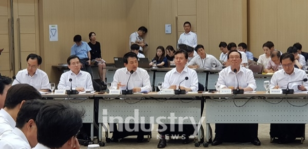 원희룡 지사는 “제주국제자유도시를 블록체인·암호화폐 특구로 지정하자고 제안했다. [사진=제주도]
