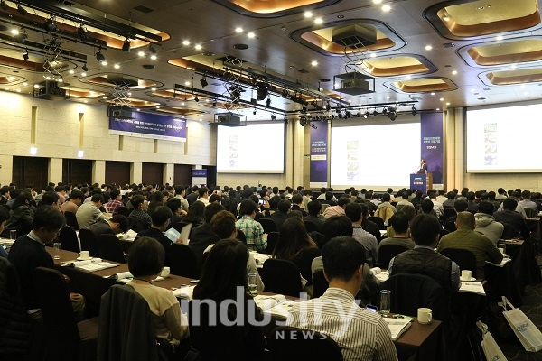 16일 서울 양재동 엘타워에서 한컴MDS가 주최한 '스마트팩토리 솔루션 데이 2018'이 성황리에 개최됐다. [사진=인더스트리뉴스]