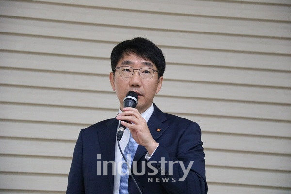 한화큐셀 윤주 상무는