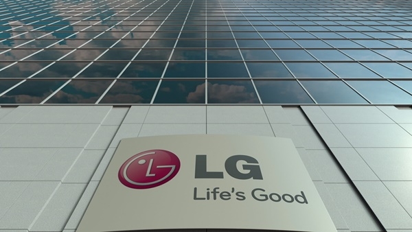 LG화학은 2019년 매출 목표를 전년대비 13.5% 증가한 32조원으로 잡고, 시설투자에는 전년대비 34.8% 증가한 6조2,000억원을 설정했다고 밝혔다. [사진=dreamstime]