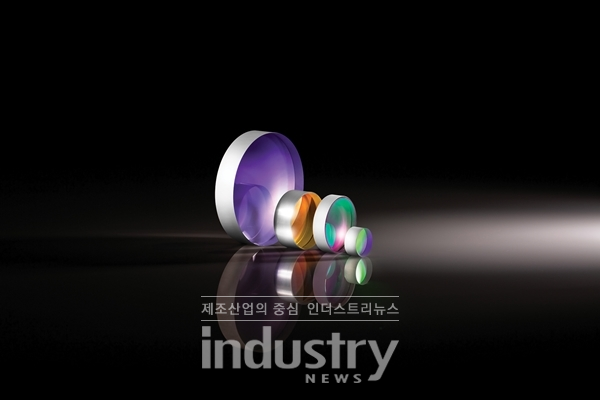 TECHSPEC Nd:YAG 레이저 라인 미러 [사진=에드몬드옵틱스]