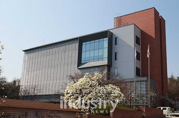 서울 바이오허브 연구실험동 외관 [사진=서울시]