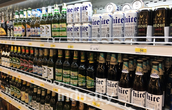 현재 하이트 맥주는 러시아 블라디보스토크의  대다수 도소매, 주류판매점에서 손쉽게 만나볼 수 있다. [사진=하이트진로]