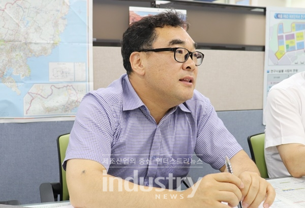 부산광역시 제조혁신기반과 기계부품로봇팀 김정욱 주무관 [사진=인더스트리뉴스]