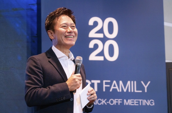 SK텔레콤 박정호 사장은 "AI 기반으로 사업 및 업무 전면 혁신해 미래 변화의 최선두에 설 것"이라고 말했다. [사진=SK텔레콤]