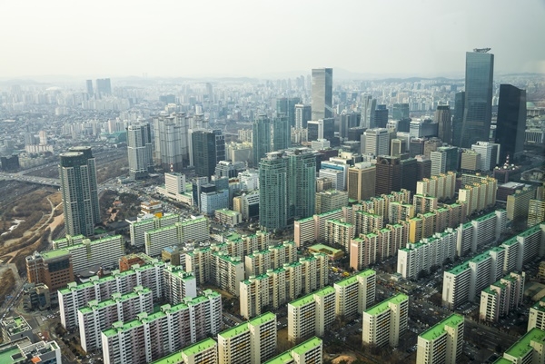 강남아파트 가격이 지난 40년 동안 무려 84배나 상승했다는 연구 결과가 나왔다. [사진=dreamstime]