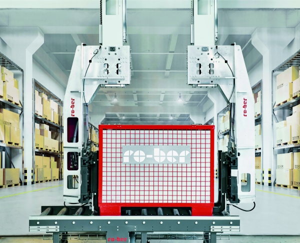 1,500kg의 적재 능력을 갖춘 트윈 갠트리 로봇(Twin-Gantry Robot) 시스템은 예인 열차에 적재하는 데 사용되는 대형 적재 캐리어를 처리하기 위해 개발됐다. [사진=Beckhoff]
