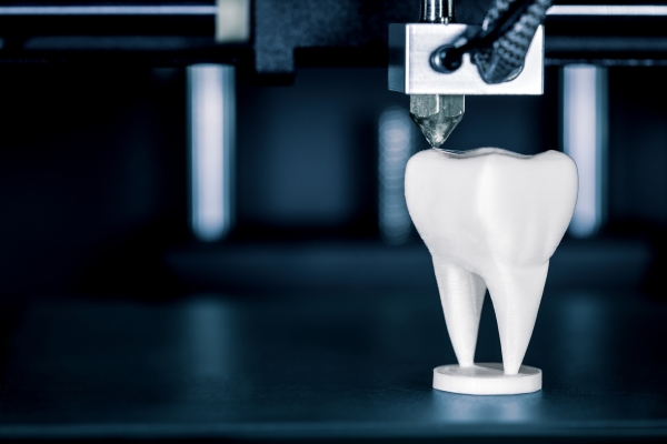 3D 프린팅이 가장 성공하고 발전한 분야는 의료산업 중 특히 덴티스트리(Dentistry)라고 할 수 있다. 현재 3D 프린팅 기술은 의료산업의 보형물 제작은 물론 가상 신체 제작 등을 통해 수술을 효율적으로 만드는 역할도 하고 있다. [사진=utoimage]