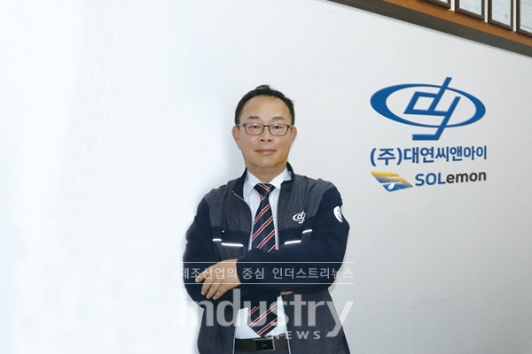 대연씨앤아이 신대현 대표는 “15년 이상 태양광발전 현장에서 쌓은 노하우로 반응형 웹(WEB) 방식의 모니터링 시스템을 자체 개발했다”고 설명했다. [사진=인더스트리뉴스]