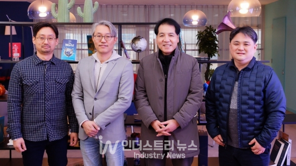 연구팀은 효율 35% 슈퍼 태양광셀 개발에 도전한다. 상용 실리콘 태양광셀 이론 효율 한계인 30%를 넘는 태양광셀 개발에는 탠덤기술이 쓰일 예정이다. [사진=UNIST]