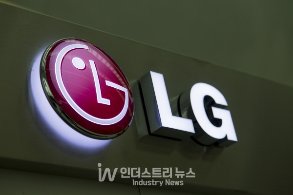 LG전자는 2050년까지 국내외 모든 사업장에서 사용하는 전력을 100% 재생에너지로 전환하겠다는 중장기 계획도 세웠다. [사진=utoimage]