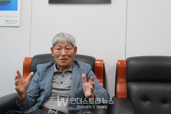 한국영농형태양광협회 김창한 사무총장은 “영농형태양광만이 우리 농촌과 농민을 살리는 유일한 길”이라며, “영농형태양광 말고는 갈수록 피폐해져가는 농촌을 살릴 수 있는 방안이 현실적으로 없다”고 말했다. [사진=인더스트리뉴스]