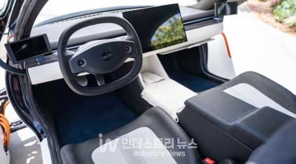 앱테라(Aptera Motors) 태양광 전기차 내부 [사진=앱테라]