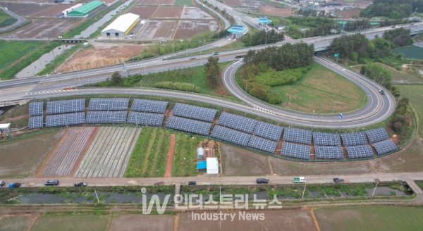 520kW 규모 지장 법면 태양광발전소 [사진=리쏠]