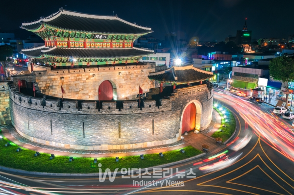 제10회 그린시티(환경관리 우수지자체) 공모전 결과, 수원시가 대통령상을 수상했다. [사진=수원시]