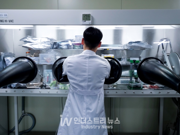 충남도는 ‘충남 에너지산업 소재·부품 국산화 연구개발(R&D) 지원사업’의 1단계 사업을 성공적으로 마무리하고 2단계 사업을 본격 추진 중이다. [사진=충남도]