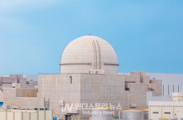 지난해 4월 상업운전을 시작한 UAE 바라카 원천 1호기 [사진=한전]
