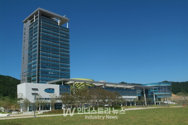전남도는 전기요금 인상으로 어려운 농어업인의 경영 부담 완화를 위해 예비비 73억원을 긴급 투입한다. [사진=전남도]