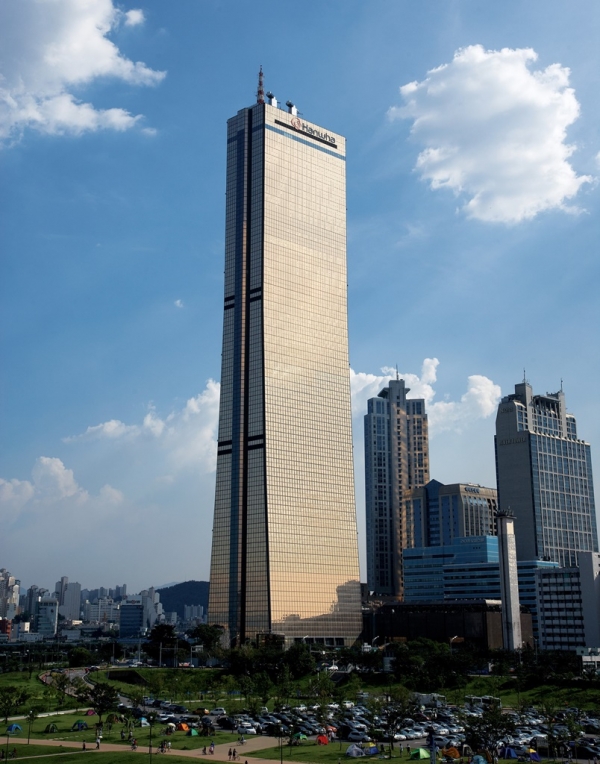한화그룹 계열사가 위치한 서울 여의도 63빌딩 모습. [사진=한화그룹]
