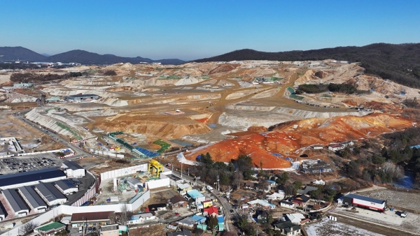 분주하게 공사 진행 중인 용인 반도체 클러스터. [사진=연합뉴스]