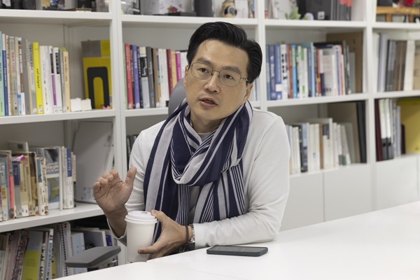유승헌 고려대 디자인조형학부 교수. [사진=고려대]