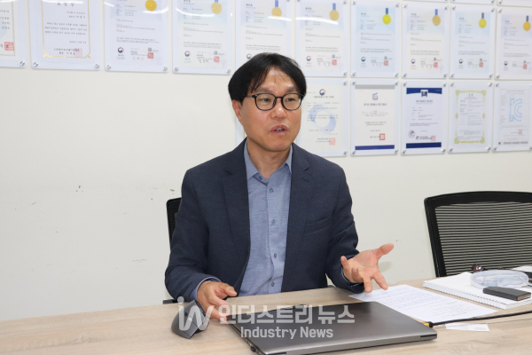 박철우 대표가 아이코어에 대해 설명하고 있다. [사진=인더스트리뉴스]