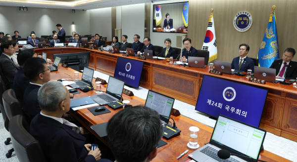 이재명 대통령이 지난 5일 서울 용산 대통령실 청사에서 국무회의를 주재하고 있다. /사진=대통령실통신사진기자단