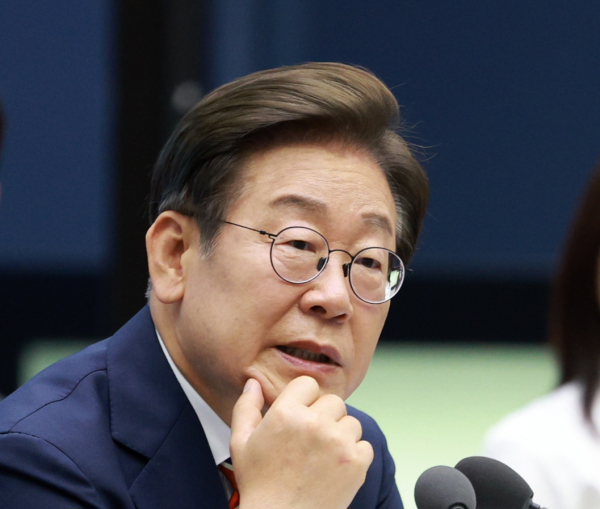 이재명 대통령이 지난 11일 서울 영등포구 한국거래소에서 열린 주식시장 불공정거래 근절을 위한 현장 간담회에서 참석자 질문에 답하고 있다. /사진=대통령실통신사진기자단