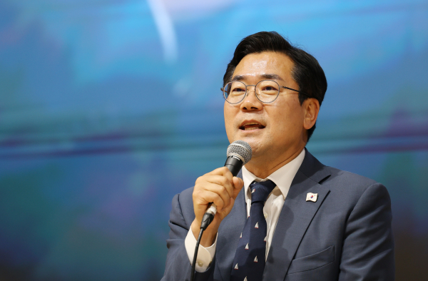 더불어민주당 당대표 선거에 출마한 박찬대 의원이 지난 5일 전주대학교에서 열린 토크콘서트에서 발언하고 있다. /사진=연합뉴스