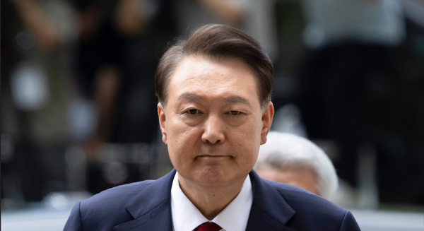 12·3 비상계엄과 관련해 특검의 수사를 받는 윤석열 전 대통령이 9일 서울 서초구 서울중앙지법에서 열린 영장실질심사에 출석하고 있다. /사진=공동취재단