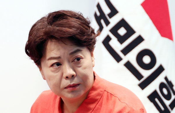 국민의힘 윤희숙 혁신위원장이 16일 서울 여의도 중앙당사에서 나경원·윤상현·장동혁·송언석 의원에 대한 거취 결정 요구 등 인적쇄신 방안을 밝히는 기자간담회를 하고 있다. /사진=연합뉴스