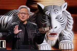 젠슨 황 “엔비디아, AI 인프라 기업… AI 칩 통신 가속 기술 판매 계획”