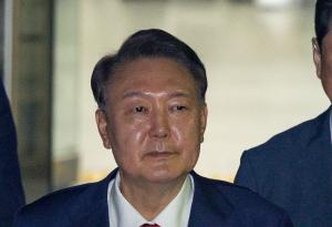 윤 전 대통령, 법정공방 도와줄 변호사도 없어 '구인난' 호소